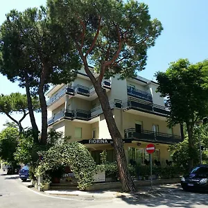 Fiorina - Colazione Fino A Mezzogiorno - Il Piu Vicino Agli Impianti Sportivi Riccione